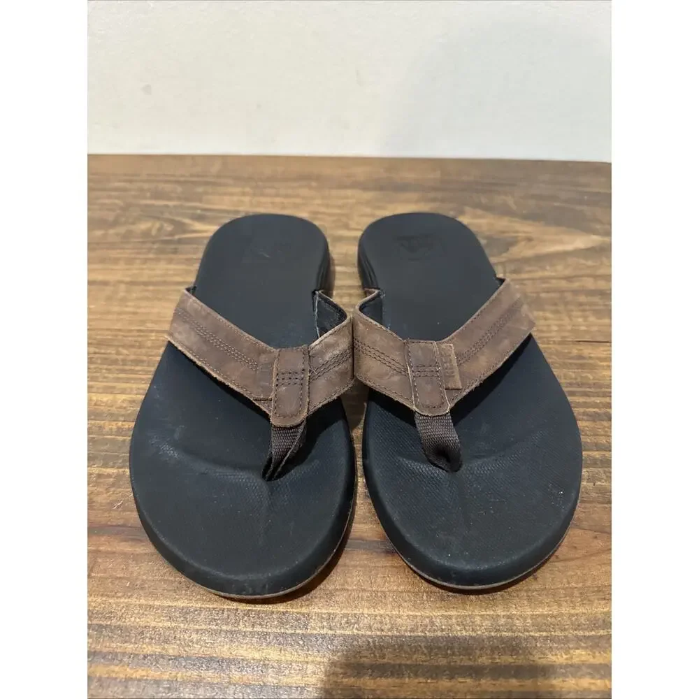 Men’s Reef brown leather thong flip flops size 7